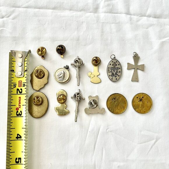 Vintage To Modern Religious Catholic Medals Crosses Pins Saint Pendants Charms - Picture 16 of 16